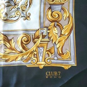 Beautiful Echo Club 7 scarf in good condition! Size 34.5 × 35